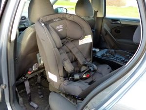 Axkid Minikid rear facing car seat rental - Image 3